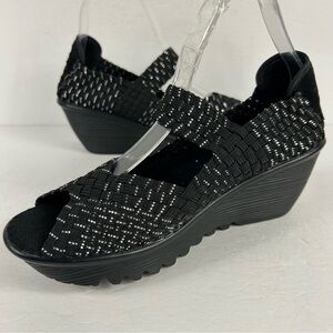 bernie mev comfy Stylish Black Wedge Sandals 39